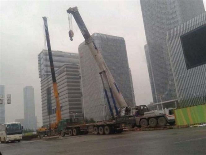 南昌市“自动找平”—— 吊车的 “平地神器” 技术